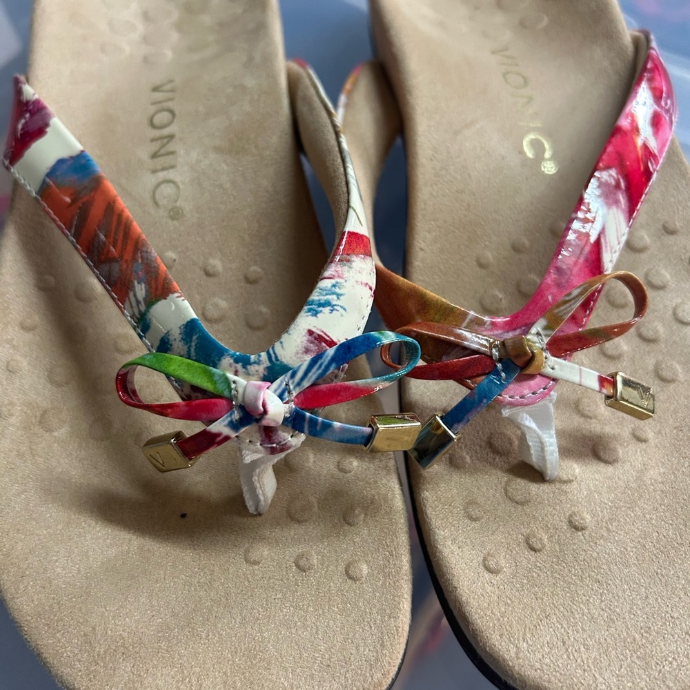 Vionic Women's Multicolor Sandals